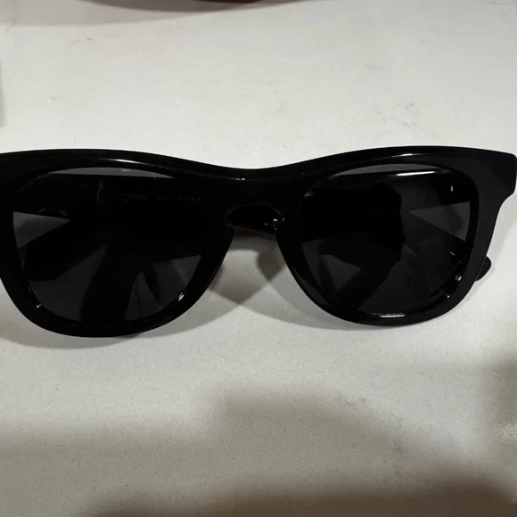 $403 Burberry Mens Unisex B 4426 Black Sunglasses Recent Style / Womens - Picture 11 of 14